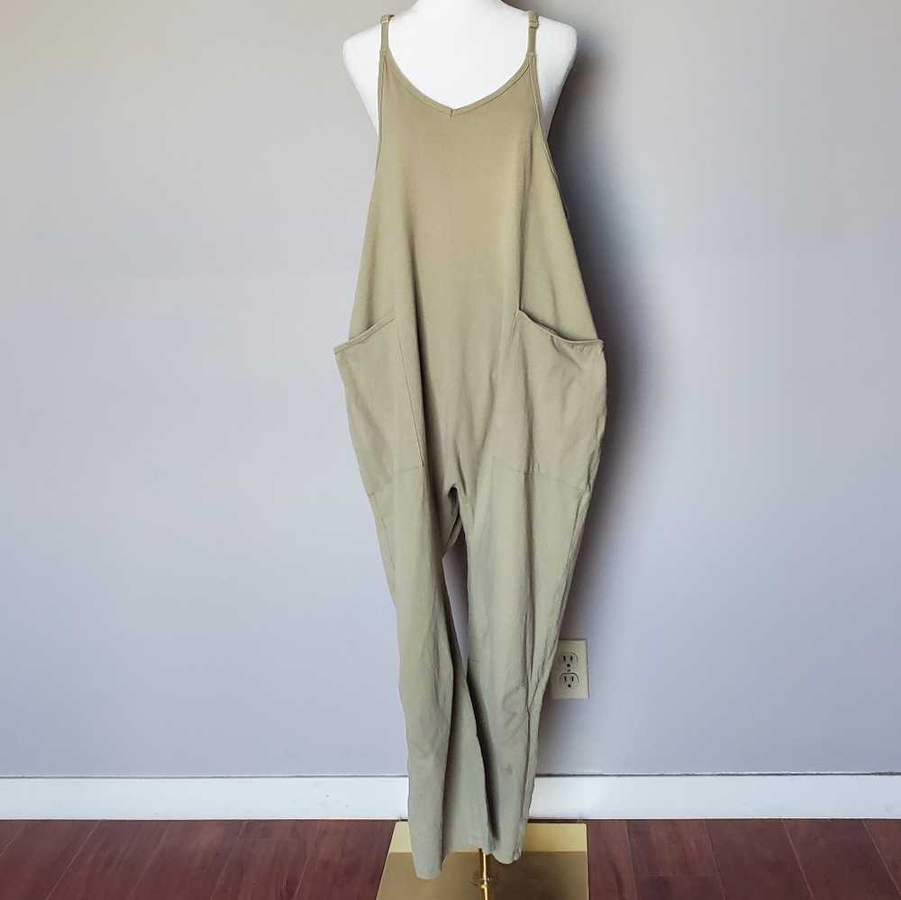 Casual Khaki Sleeveless Jumpsuit for Women - Picture 2 of 10